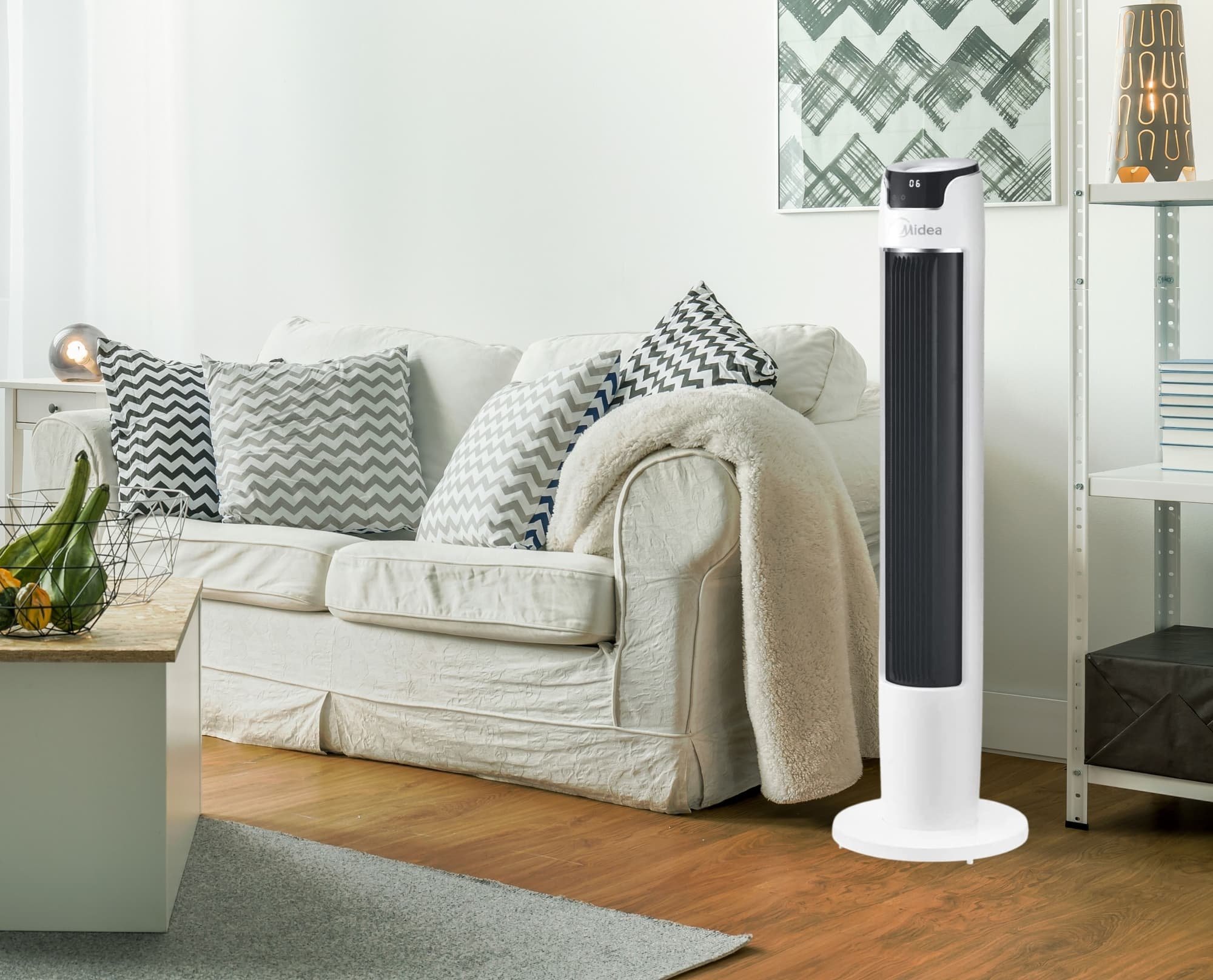 Un exemple de ventilateur colonne © MIDEA