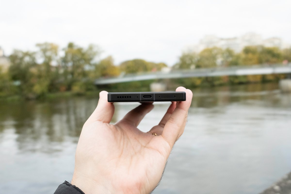 Le REDMAGIC 11 Pro ajoute la recharge rapide à la fiche technique. ©Pierre Crochart pour Clubic.com