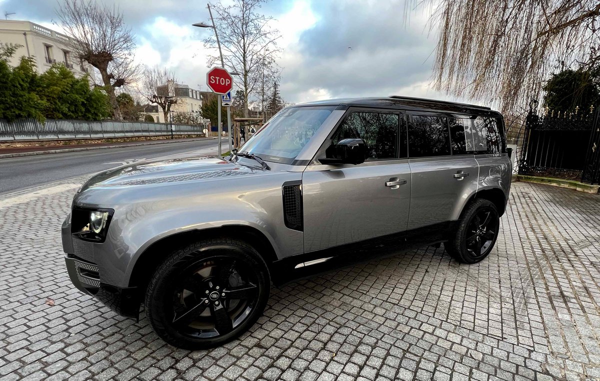 Land Rover Defender 110 P400e