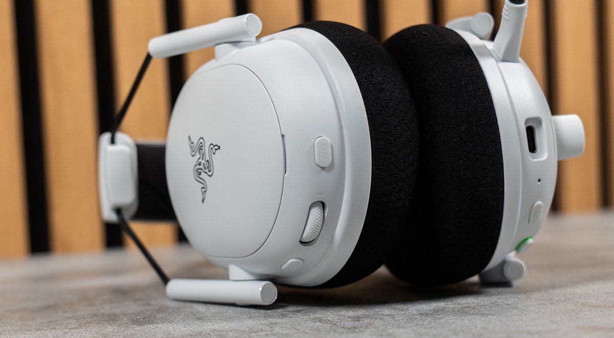Le BlackShark V3 Pro est bardé de boutons et molettes. ©Charles Gouin-Peyrot pour Clubic