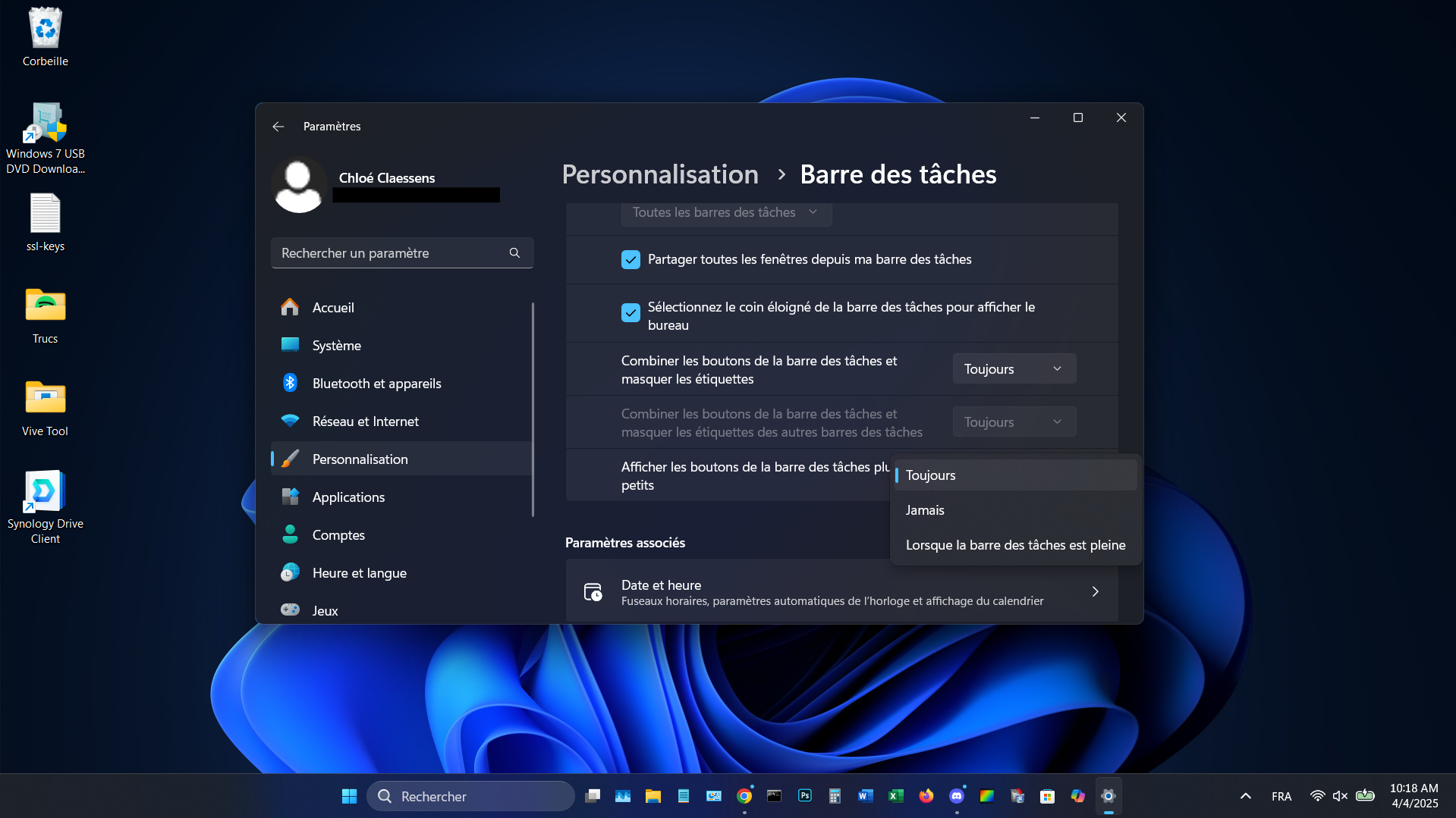De nouveaux paramètres dans la barre des tâches de Windows 11 permettent d'ajuster dynamiquement et réduire la taille des icônes. © Clubic