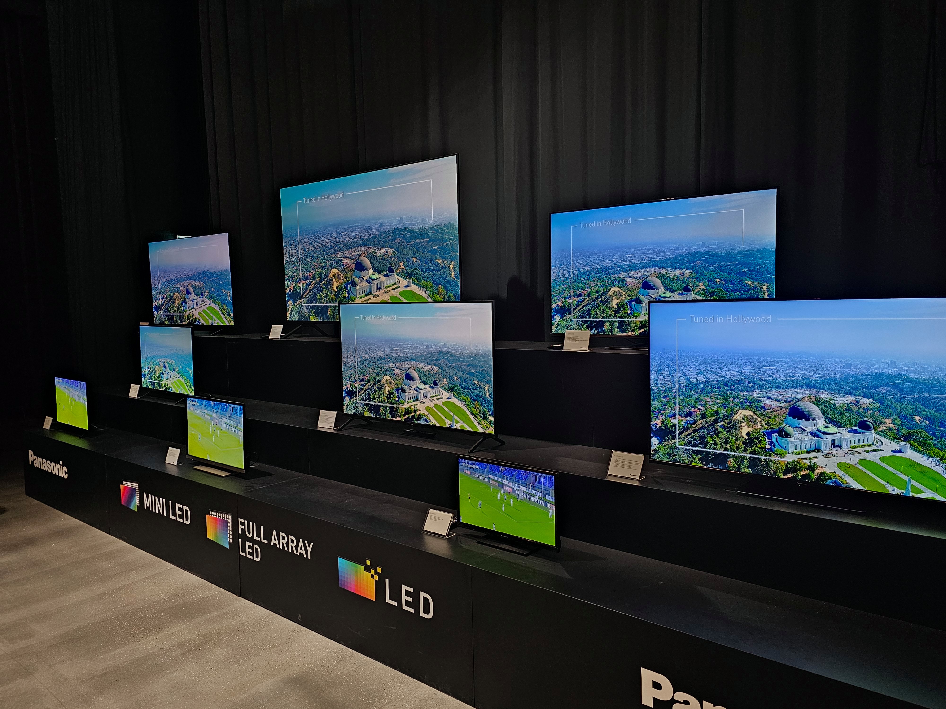 La famille LCD au complet avec les TV 4K et les petits 2K et FHD © Matthieu Legouge pour Clubic