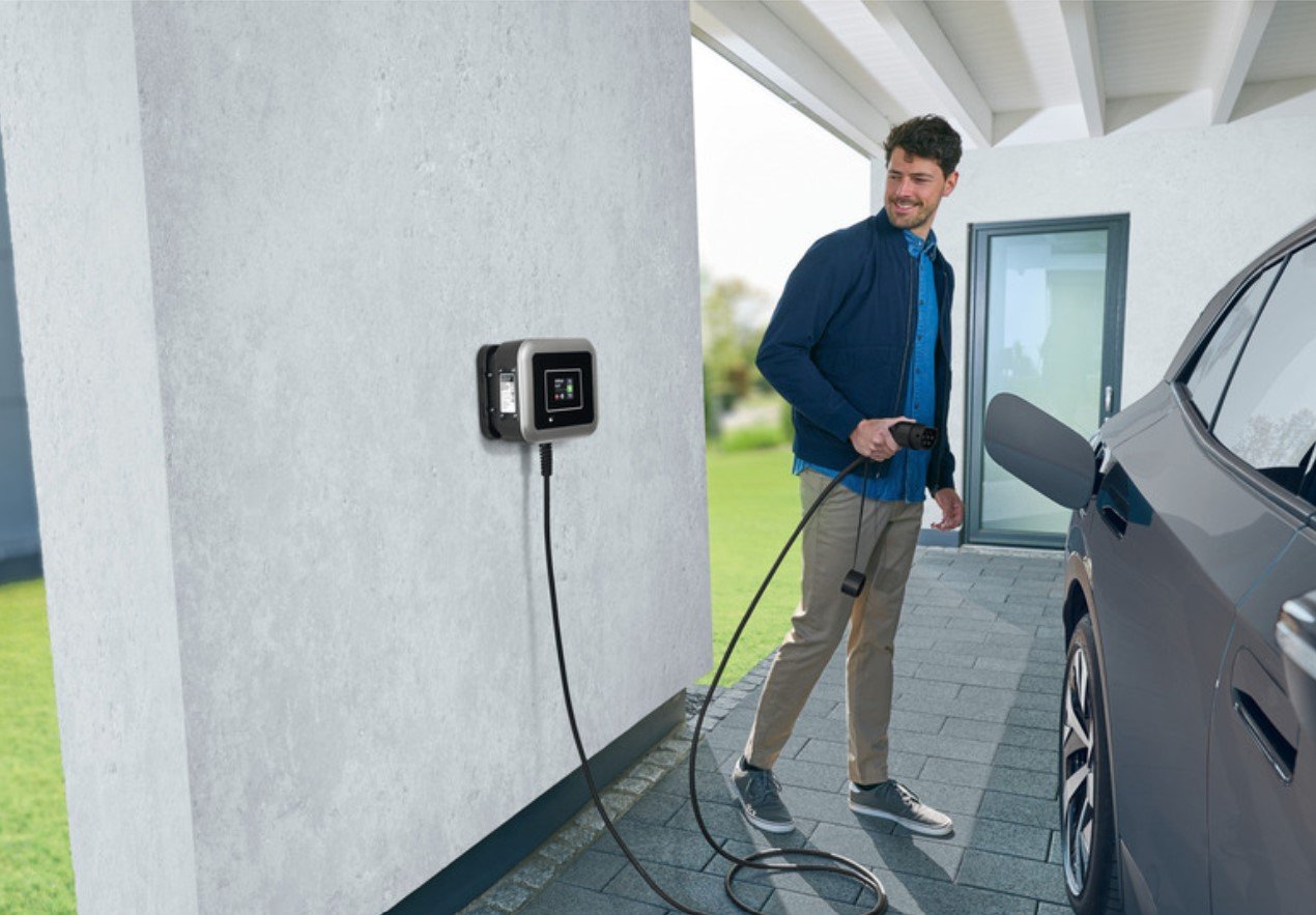 Borne de recharge murale Ultimate Speed © Lidl