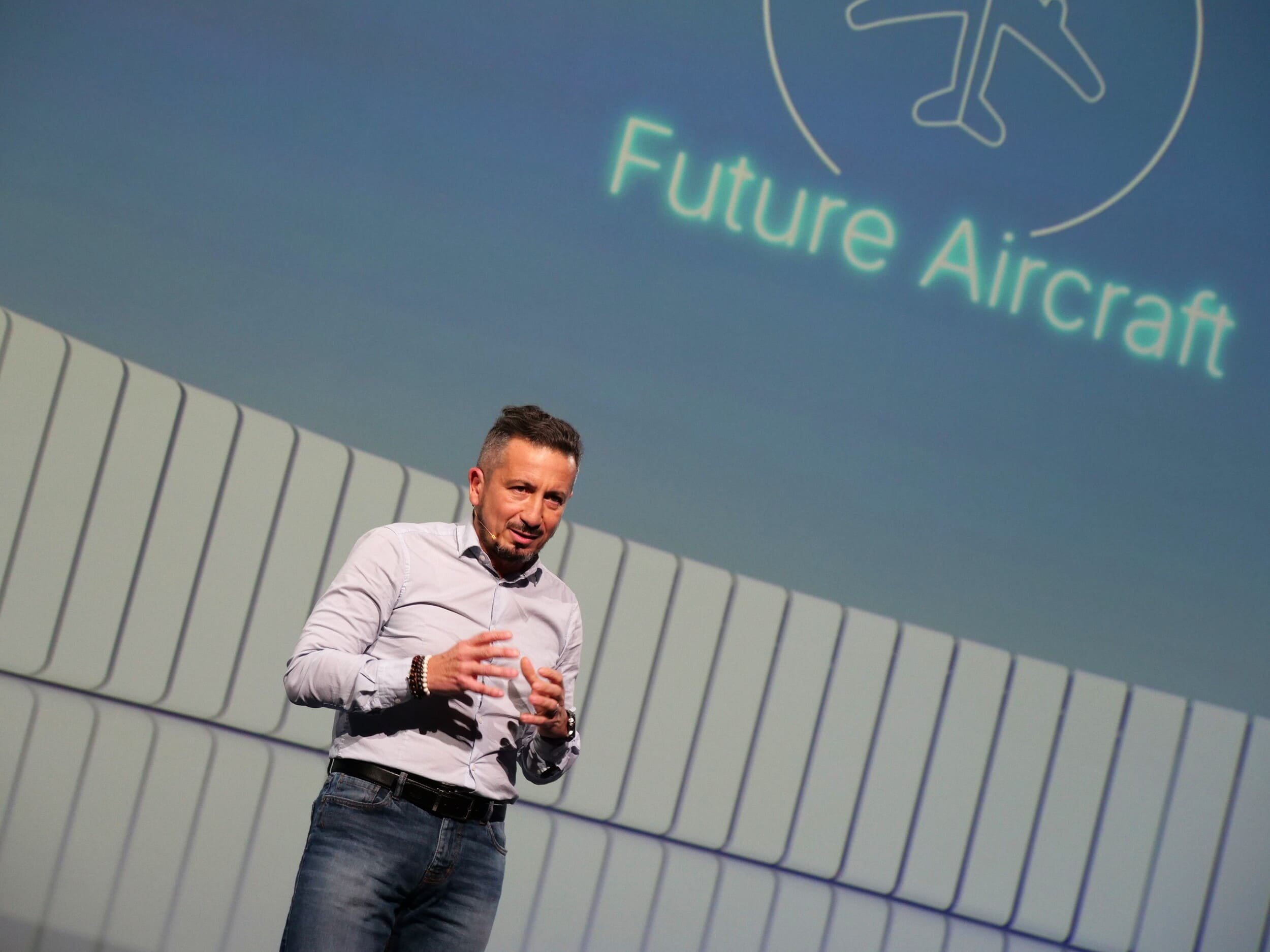 Karim Mokaddem, à la tête de l'électification d'Airbus, est confiant pour la décarbonation du transport aérien à long terme © Alexandre Boero / Clubic