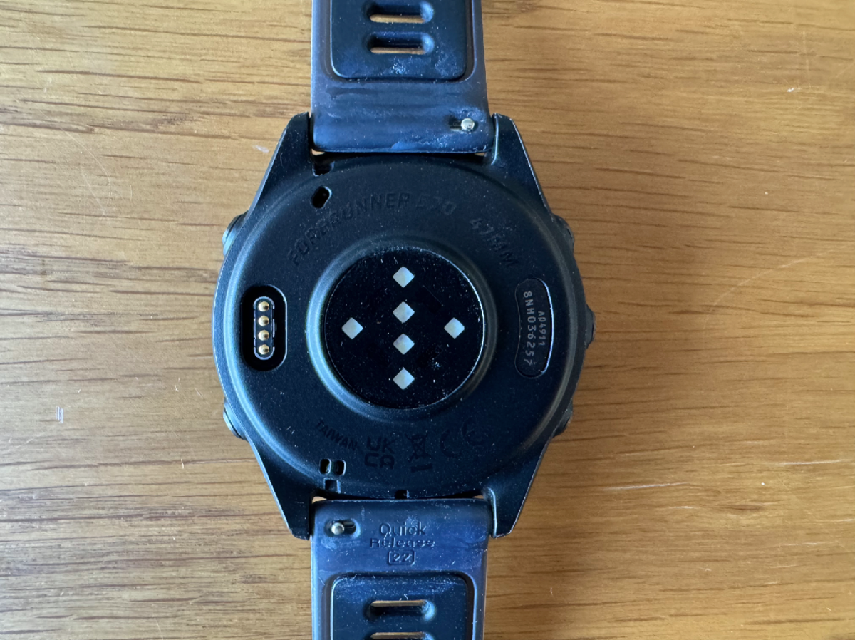 Le design de la Forerunner 570 ©Philippe Du Noyer pour Clubic