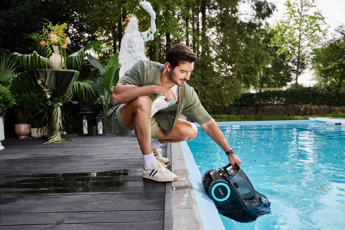 Depuis l'application mobile, il est possible de rappeler le Scuba X1 Pro Max à la surface © Aiper