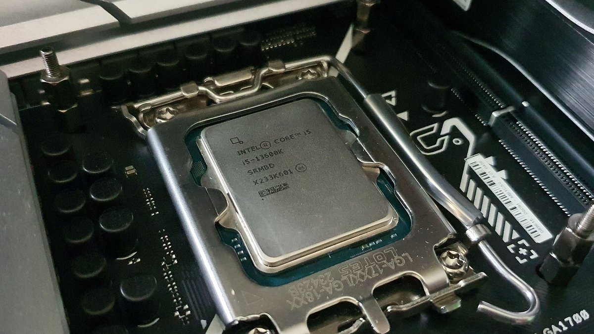 Une fois n'est pas coutume, Intel a donc conservé le socket LGA1700 © Nerces