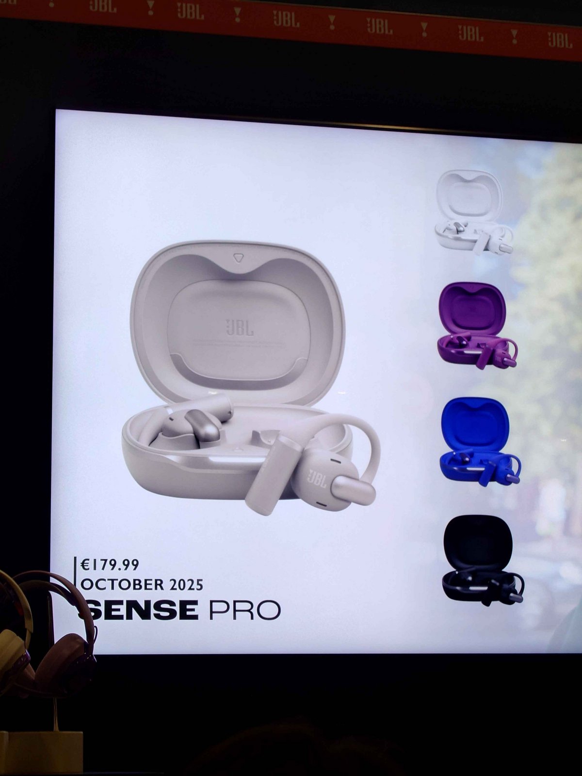 Annoncés lors de la Gamescom de Cologne, ces écouteurs premium ne seront malheureusement pas disponibles à la vente avant le mois d'octobre. ©Guillaume Fourcadier pour Clubic