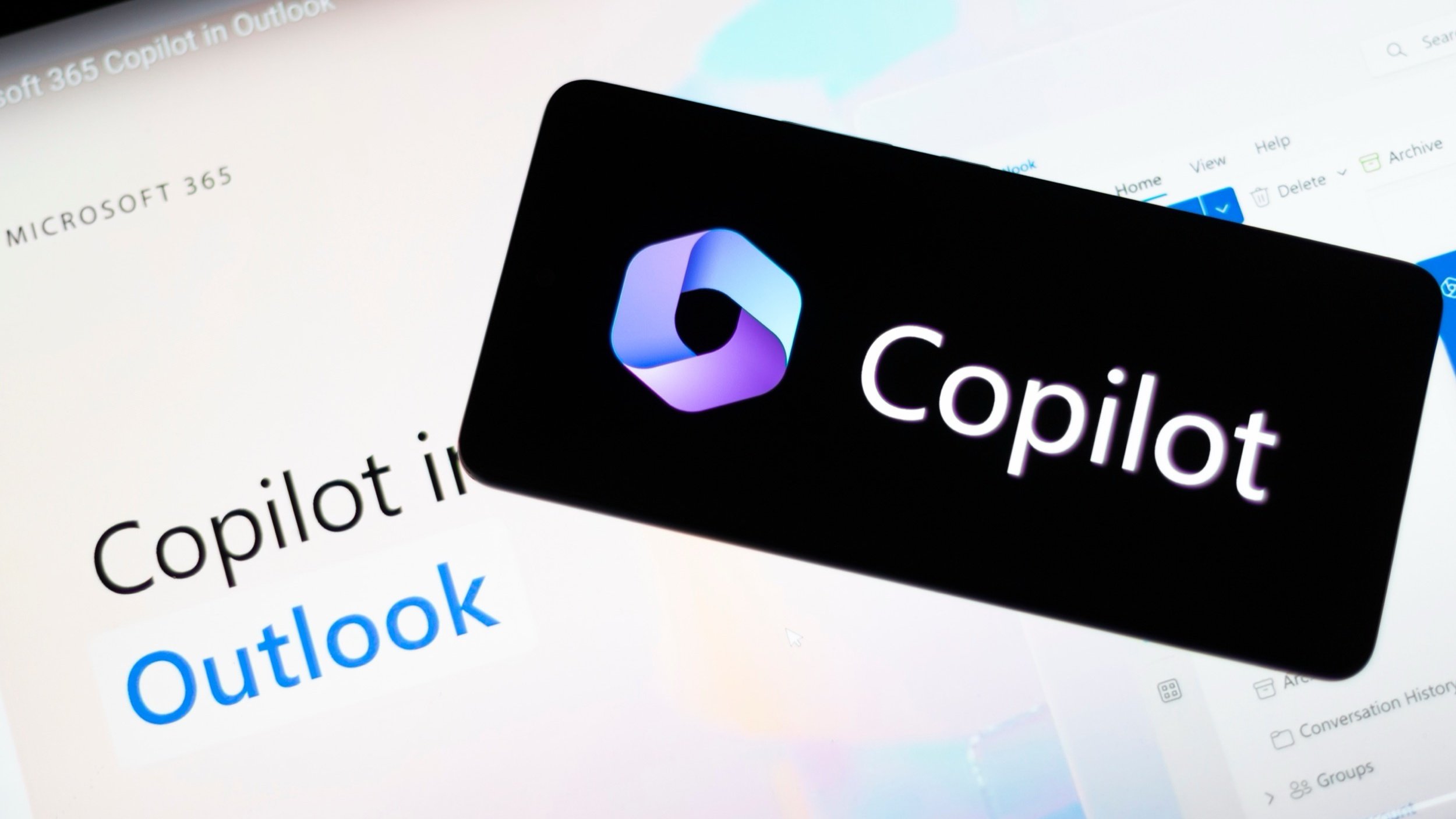 Vous pensiez en avoir fini avec Copilot dans Outlook ? Ce n’était qu’un bug, et Microsoft l’a corrigé. © JLStock / Shutterstock