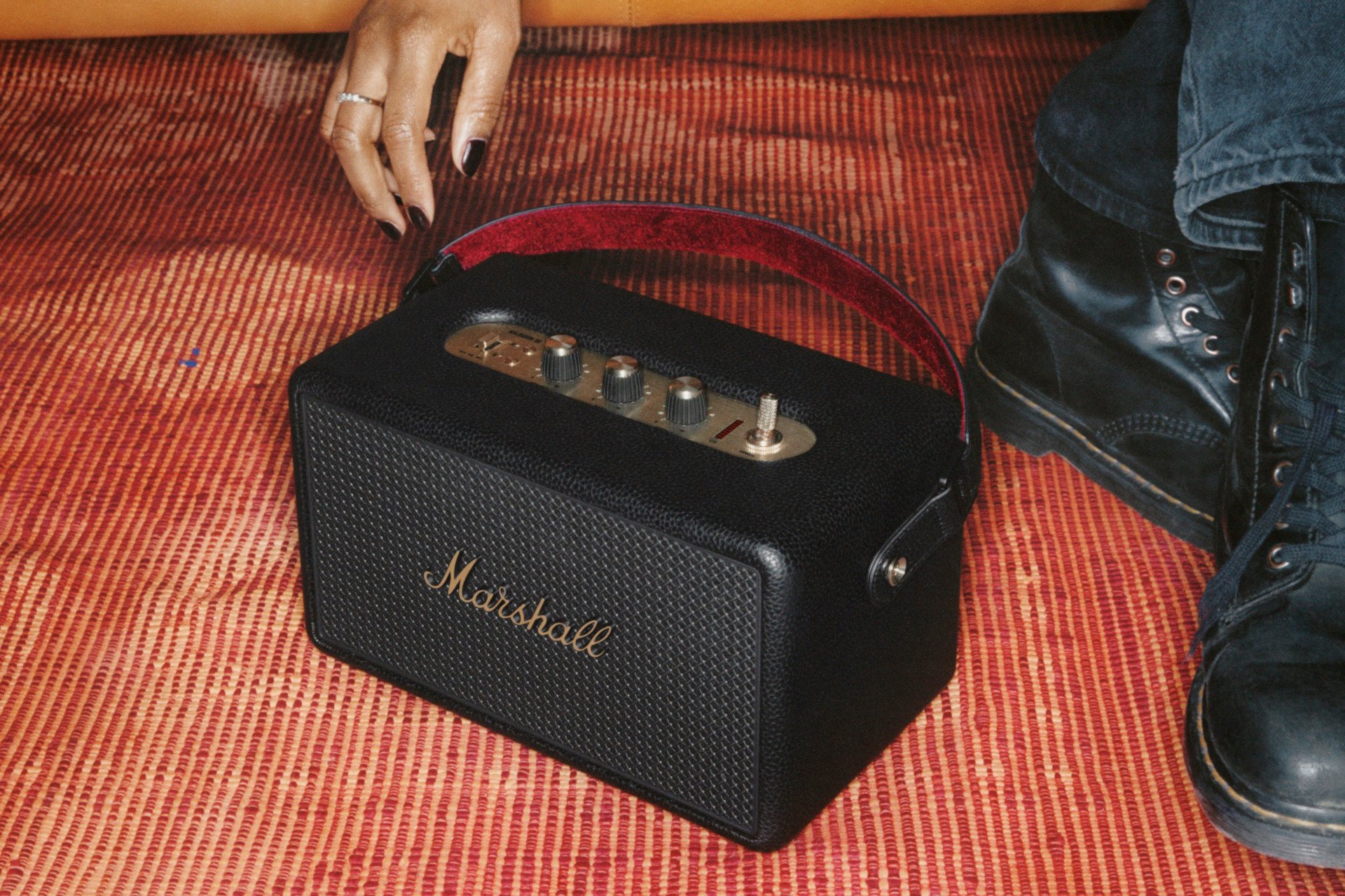 Les trois potards iconiques pour régler (de gauche à droite) le volume, les basses et les aigus. ©Marshall