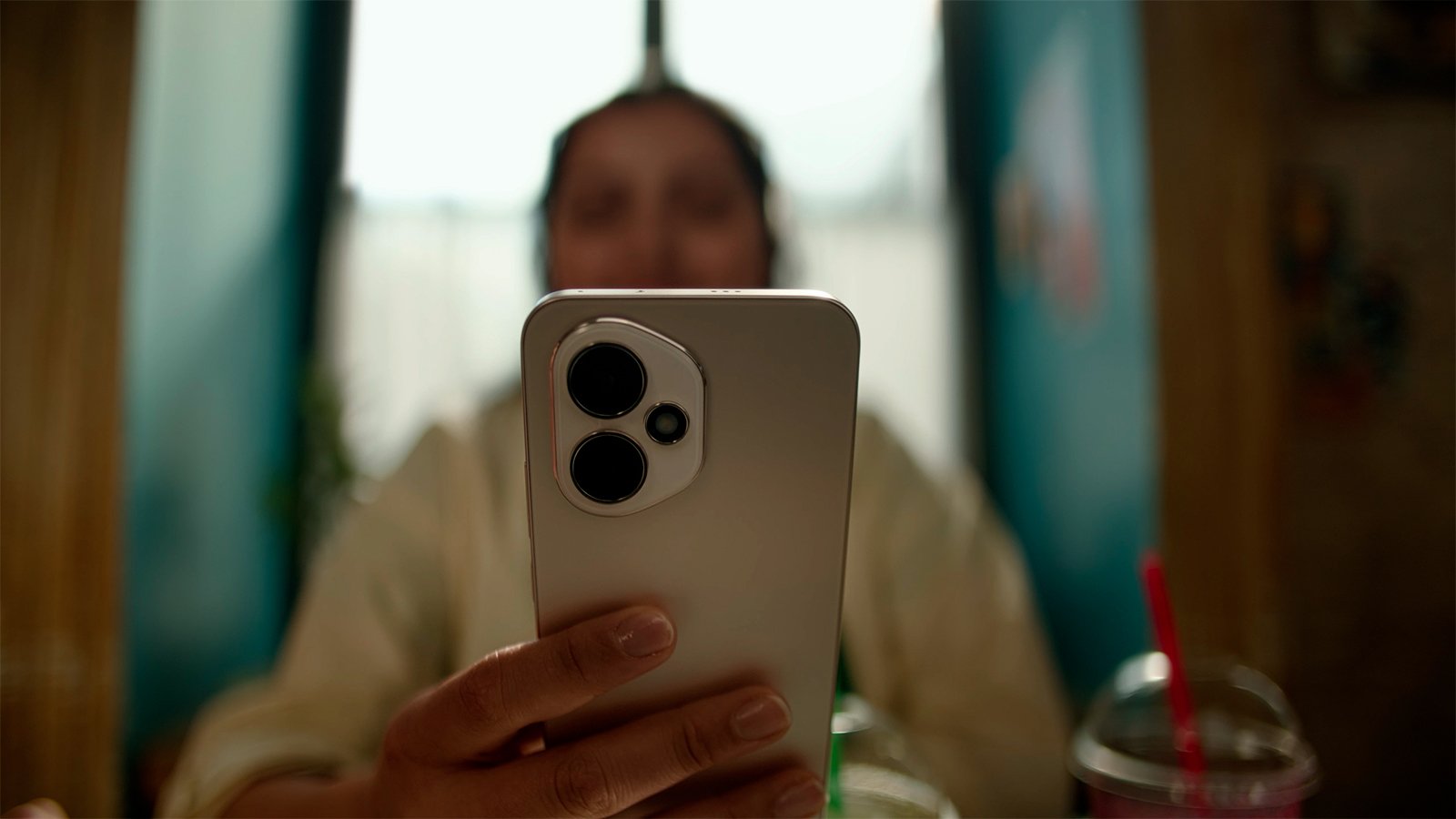 Écran lumineux, belle autonomie : le HONOR 400 s’impose comme une référence du milieu de gamme ©Honor