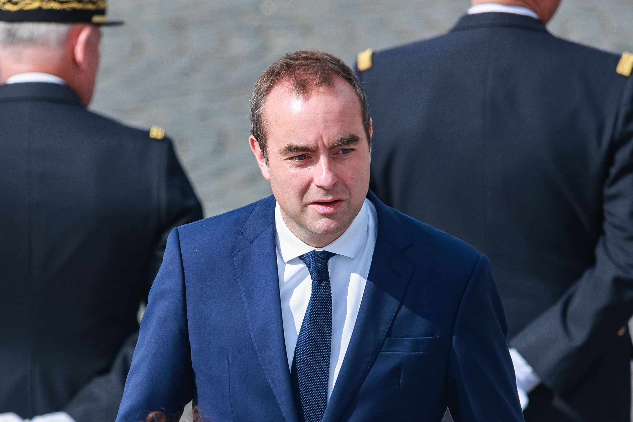 Sébastien Lecornu a signé un décret qui ordonne aux plateformes de stocker vos données pendant un an © Antonin Albert / Shutterstock