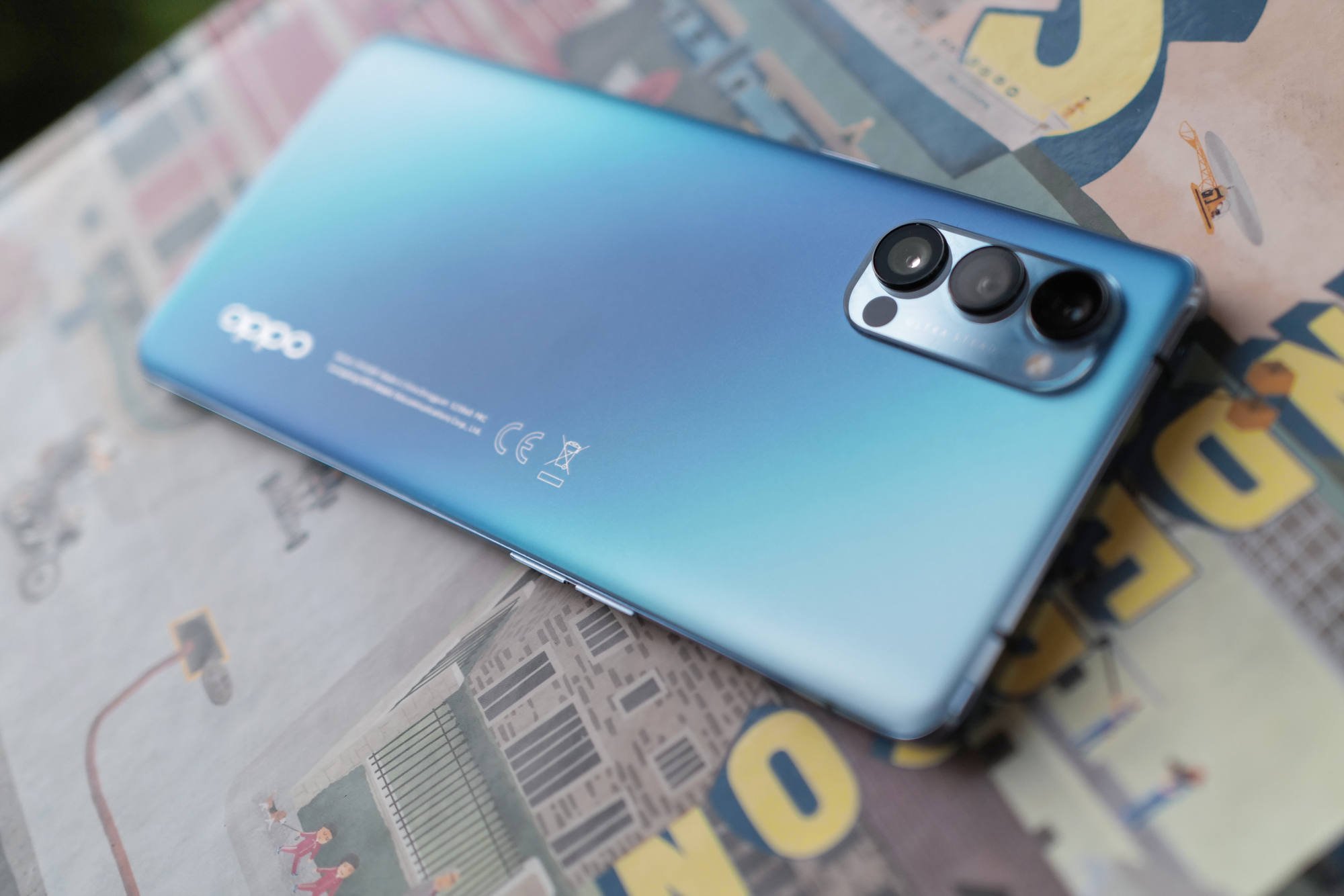 Oppo Reno4 Pro 5G - perspective 2