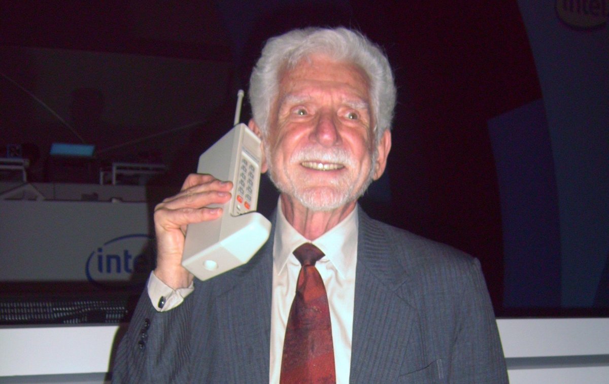 Martin Cooper photographié ici en 2007, au Computex // © Wikimedia