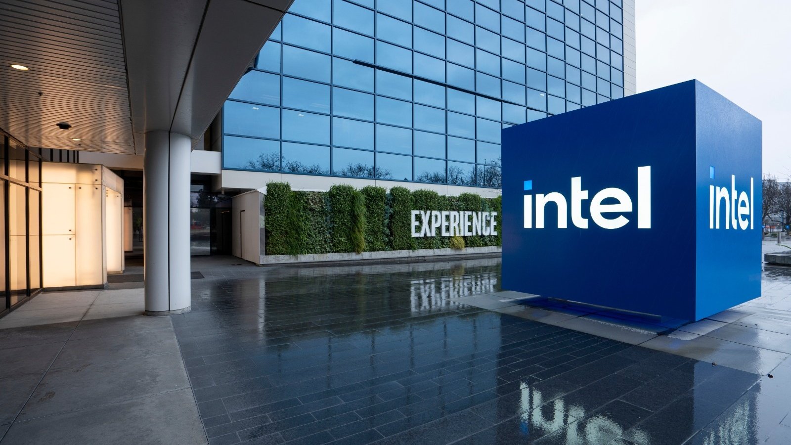 Selon le P.-D.G d'Intel, l'impact réel de l'hélium dans le secteur des semi-conducteurs n'avait pas l'air d'inquiéter outre mesure, lorsqu'il a prévenu du risque en juin  - ©Tada Images / Shutterstock