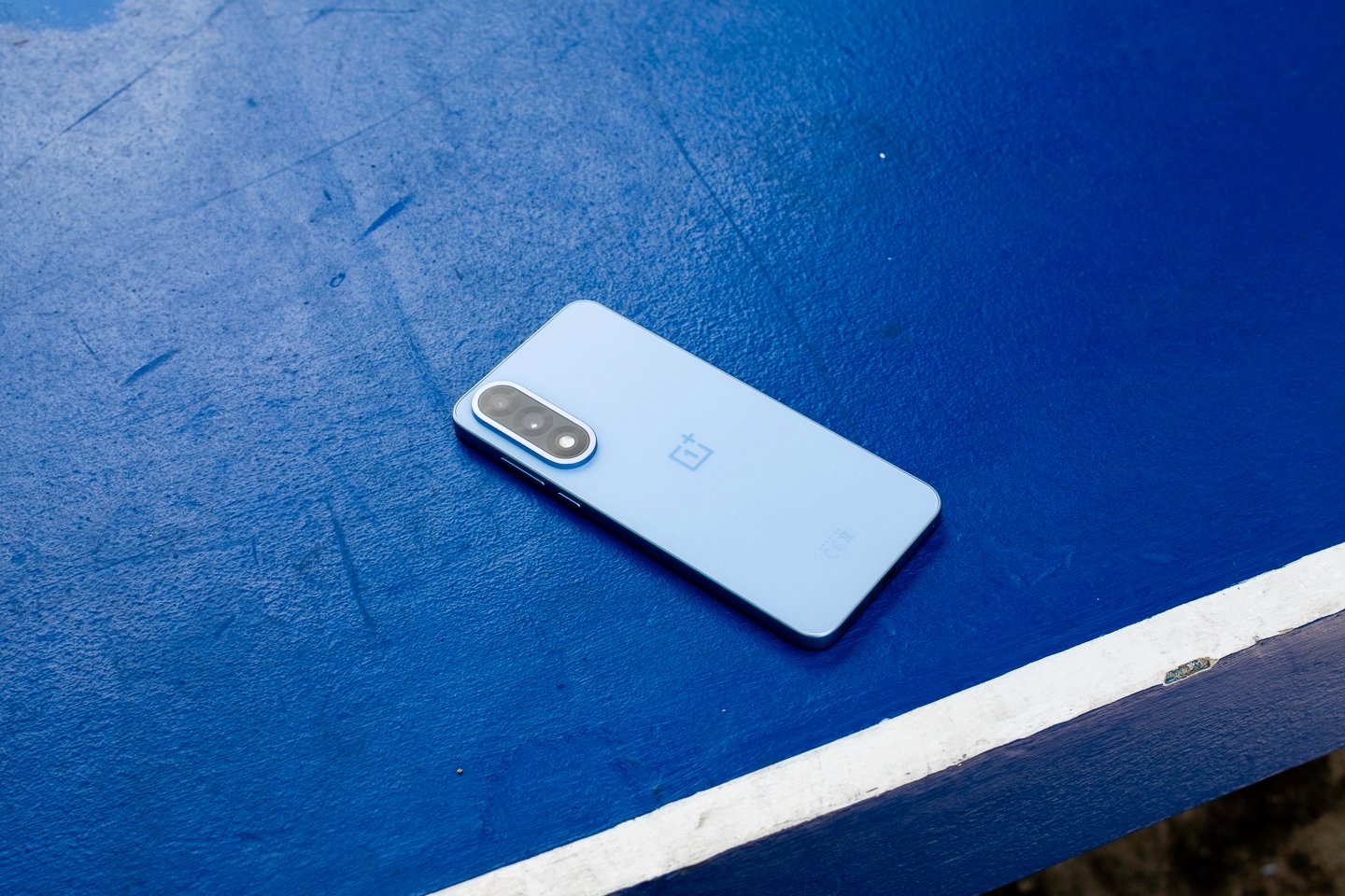 Le OnePlus Nord 5 est très réussi. © Pierre Crochart pour Clubic.com