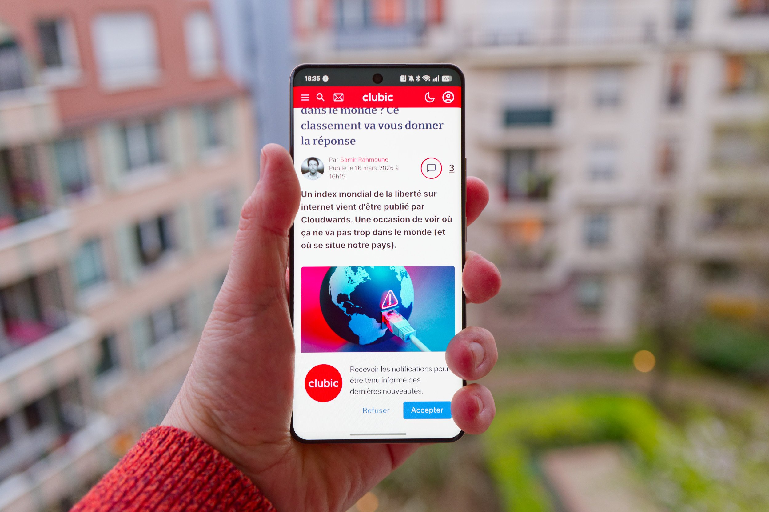 Le smartphone Realme 16 Pro+. ©Marc Mitrani pour Clubic