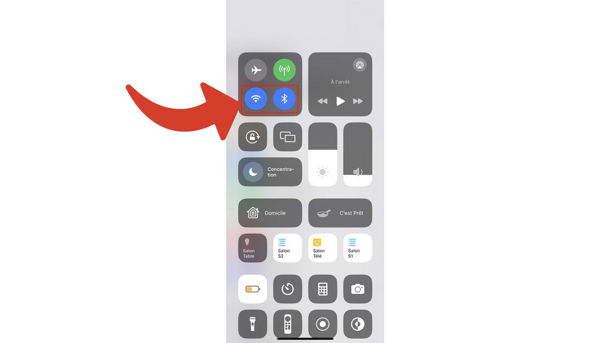 Wi-Fi et Bluetooth activés dans le Centre de contrôle de l'iPhone © Clubic