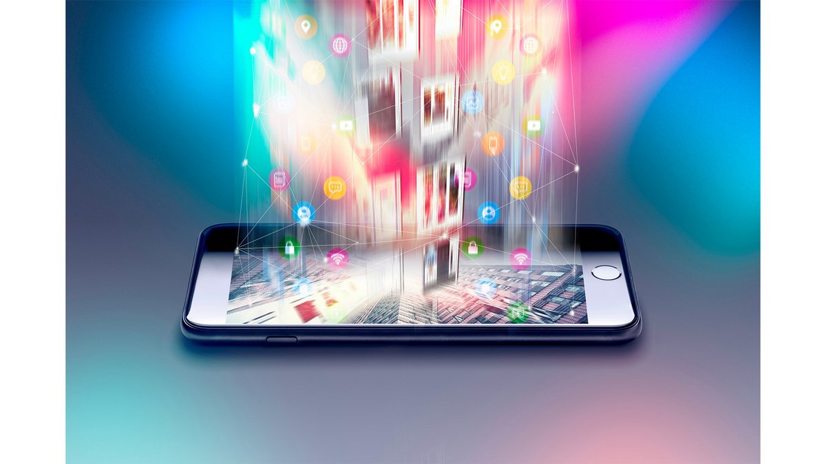 Popups, spywares et fuites de données : des signes d'écoute © David Peperkamp / Shutterstock