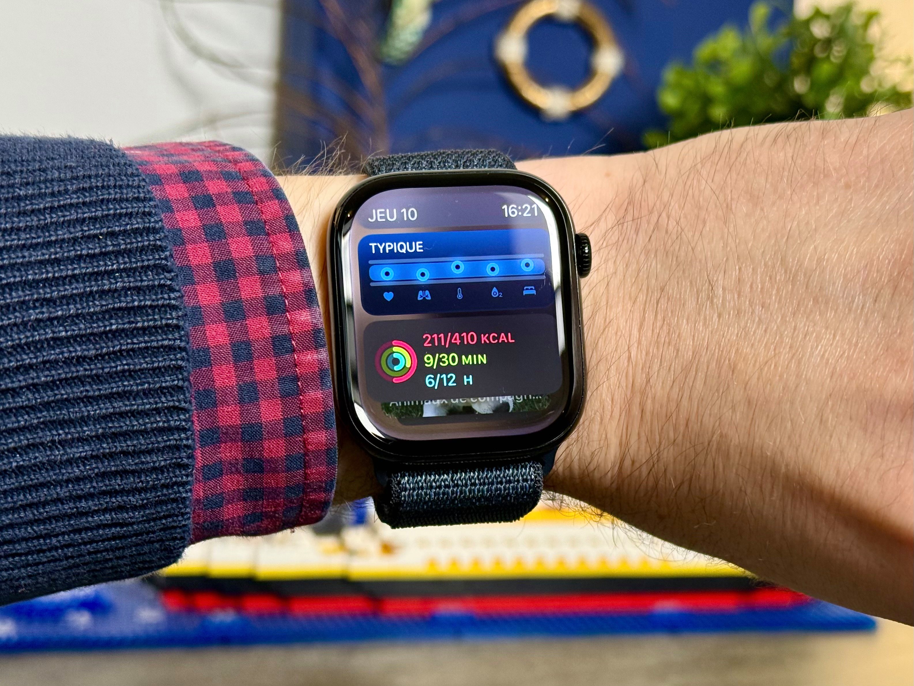 De nouveaux bracelets bardés de capteurs pour les prochaines Apple Watch ?  © Mathieu Grumiaux pour Clubic