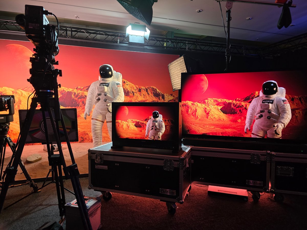 Sony s'est contenté d'une démonstration dans une salle obscure afin de montrer aux journalistes la "supériorité" de sa technologie. ©Matthieu Legouge