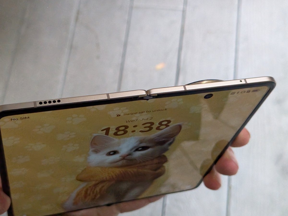 Honor Magic V5 ouvert haut 2