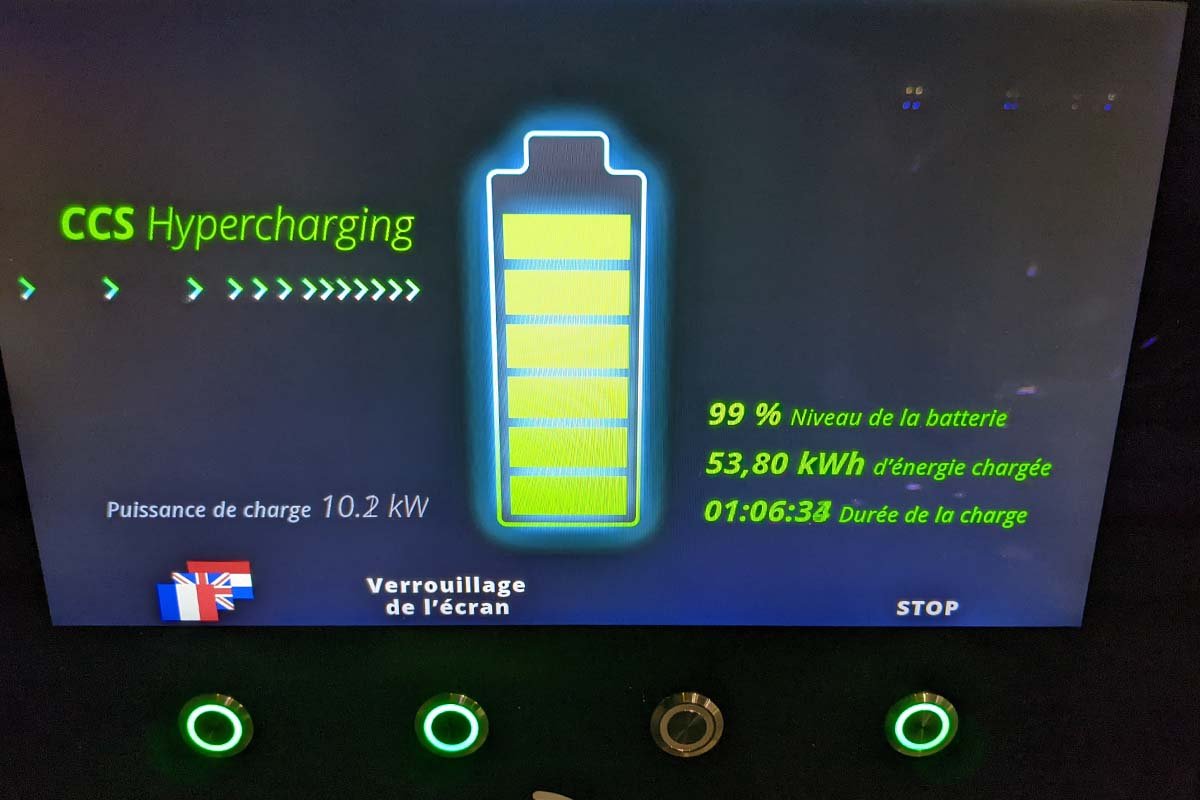 Test-bornes-recharge-Fastned