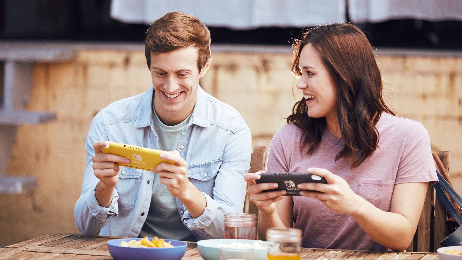 La Switch Lite est uniquement portable mais dispose d'une meilleure autonomie, entre 3 et 7h. © Nintendo
