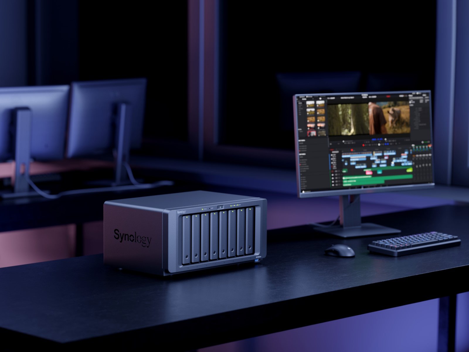 Un NAS Synology DS1823xs+ dans un environnement de travail - © Synology