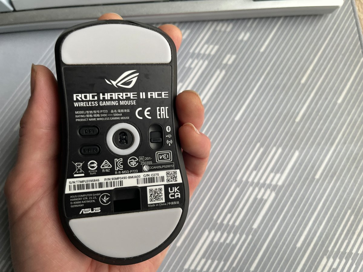 Des patins de souris en PFTE assurent un confort parfait © Vincent Touveneau