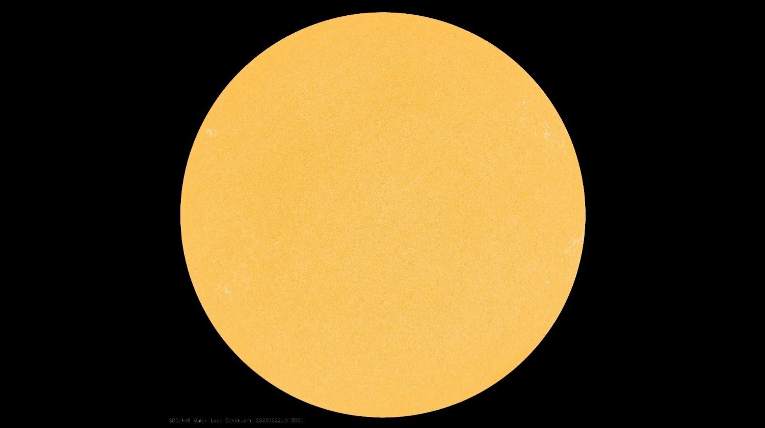 Le Soleil tel qu'il est apparu ce 22 février 2026 sous les yeux du Solar Dynamics Observatory (NASA), sans la moindre cicatrice magnétique. © Courtesy of NASA / SDO and the AIA, EVE, and HMI science teams