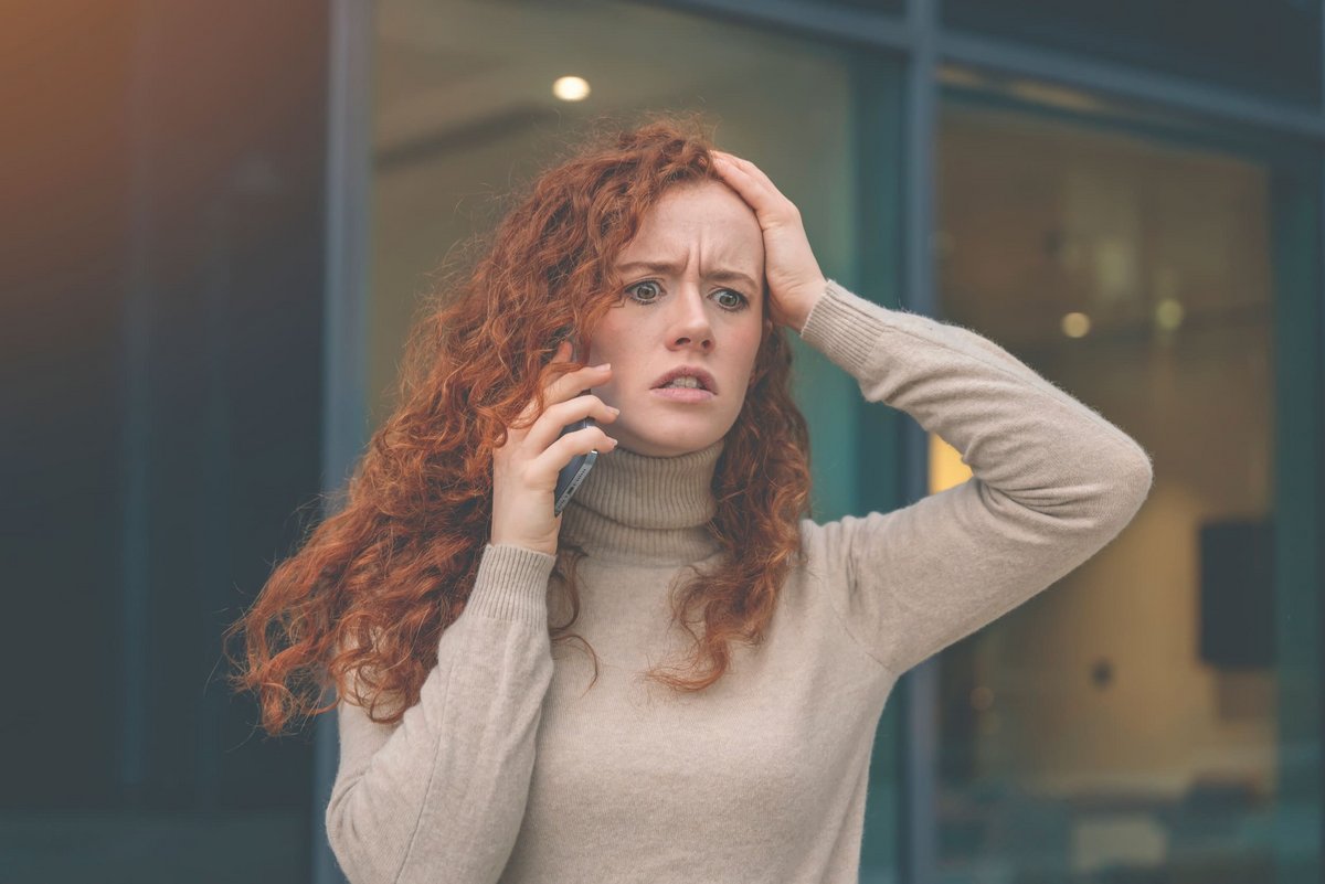 Si l'on fait l'erreur de décrocher lors d'un appel commercial, on ne sait pas toujours quoi dire pour mettre fin à l'appel... et éviter le rappel © Irene Miller / Shutterstock