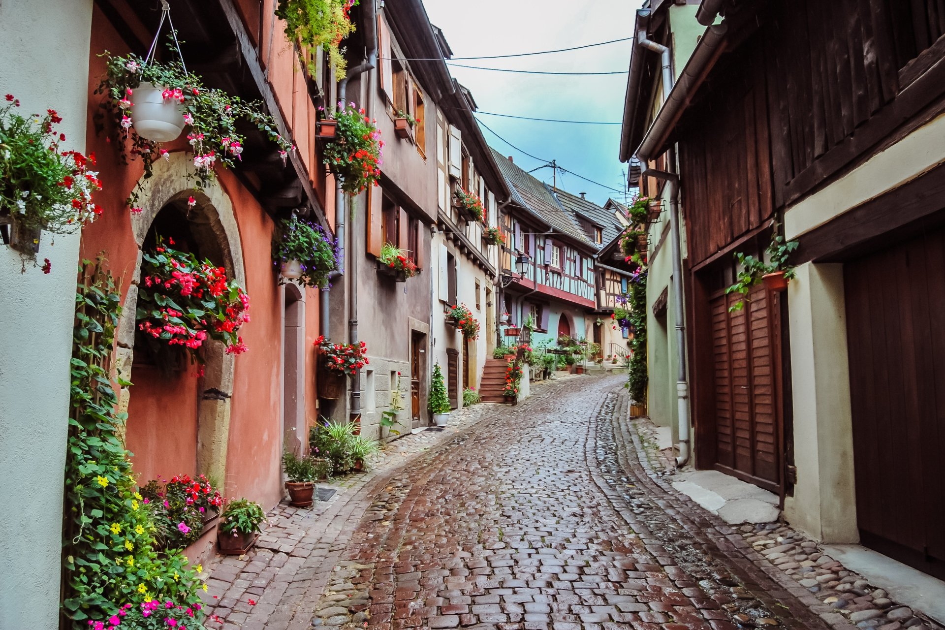 Le village d'Eguisheim, dans le Haut-Rhin. ©SophieOst / Shutterstock