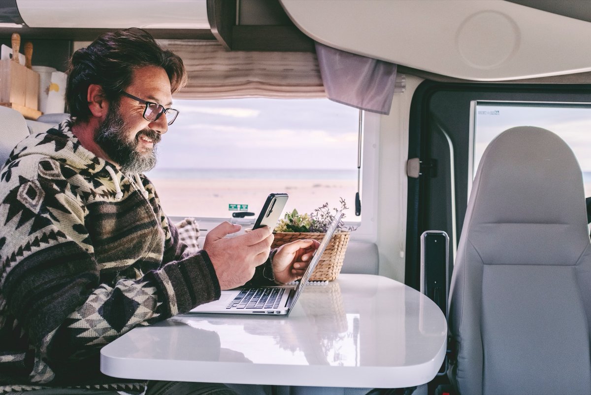 Certains opérateurs mobiles détectent les connexions hotspot mobile et brident volontairement le partage de connexion. © simona pilolla 2 / Shutterstock
