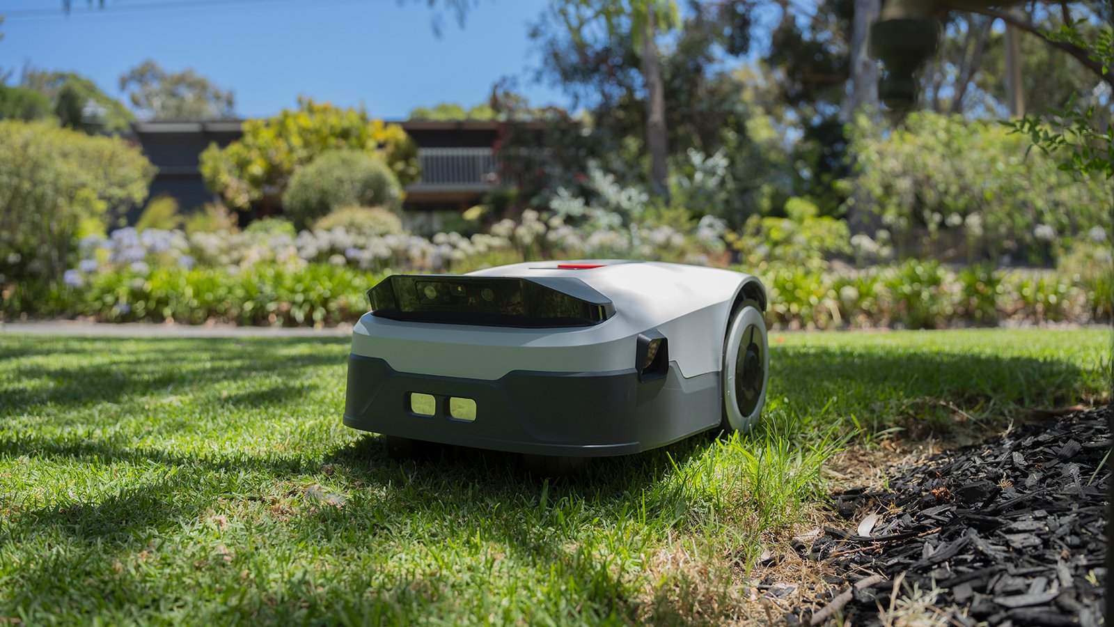 L’IA et la navigation avancée assurent un nettoyage autonome, précis et sans effort ©ANTHBOT