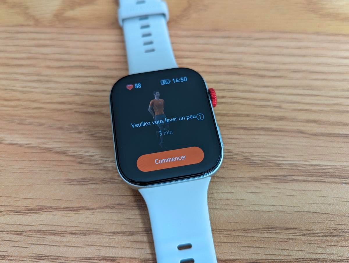 Les exercices de fitness sont un atout de la Huawei Watch Fit 3. - ©Johan Gautreau pour Clubic