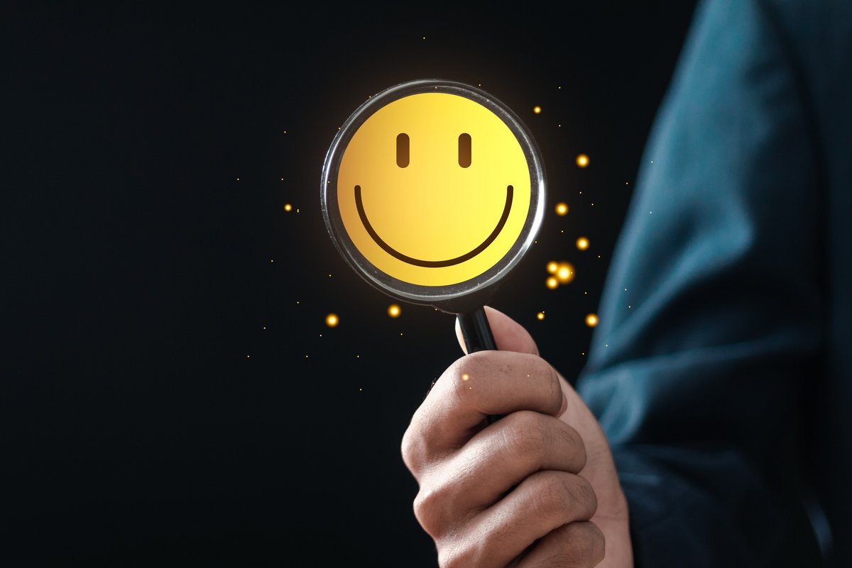 Smiley qui sourit © Noom_Studio / Shutterstock