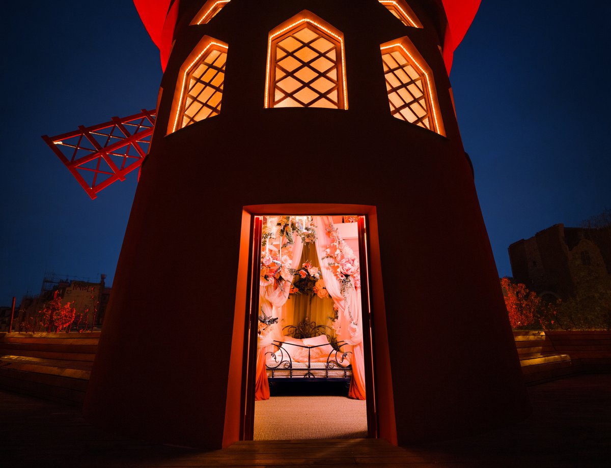 Bienvenu au vrai moulin du Moulin Rouge (© Airbnb)