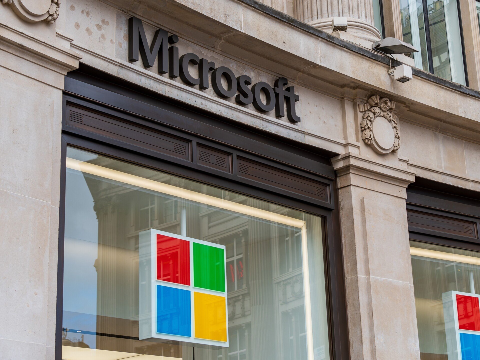 Microsoft arrose le Royaume-Uni de milliards de livres d'investissements © WD Stock Photos / Shutterstock.com