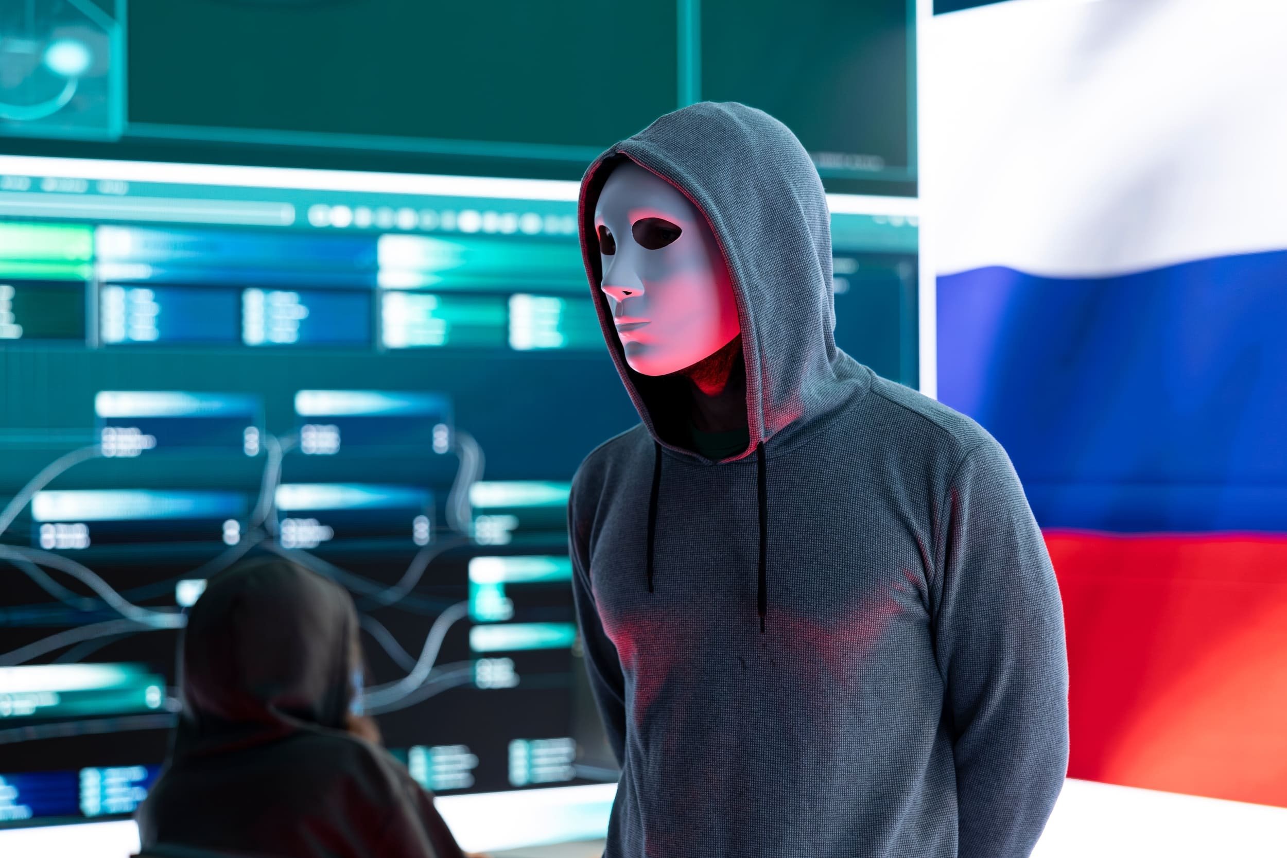 La Russie est occupée avec l'Ukraine, mais elle s'en prend aussi à la France sur le terrain cyber, pour voler des informations critiques. © DC Studio / Shutterstock