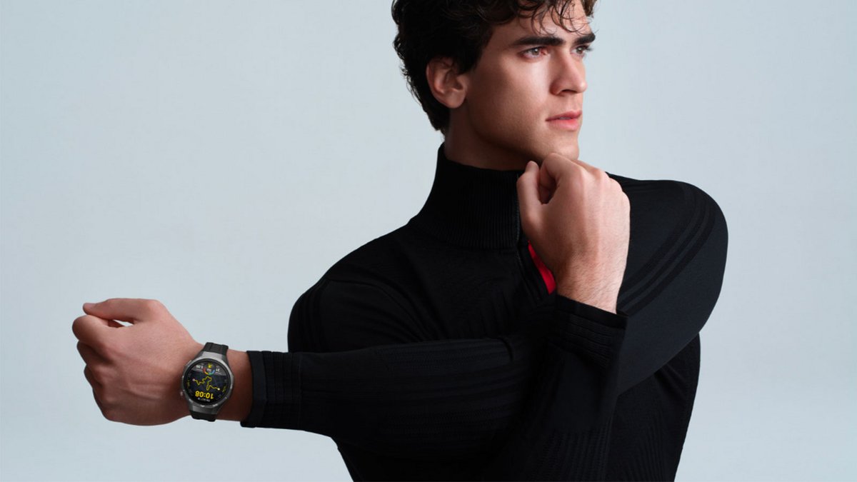 Sportive et élégante, cette montre allie suivi multisport, cartographie golf et design titane avec écran AMOLED 46 mm. ©HUAWEI