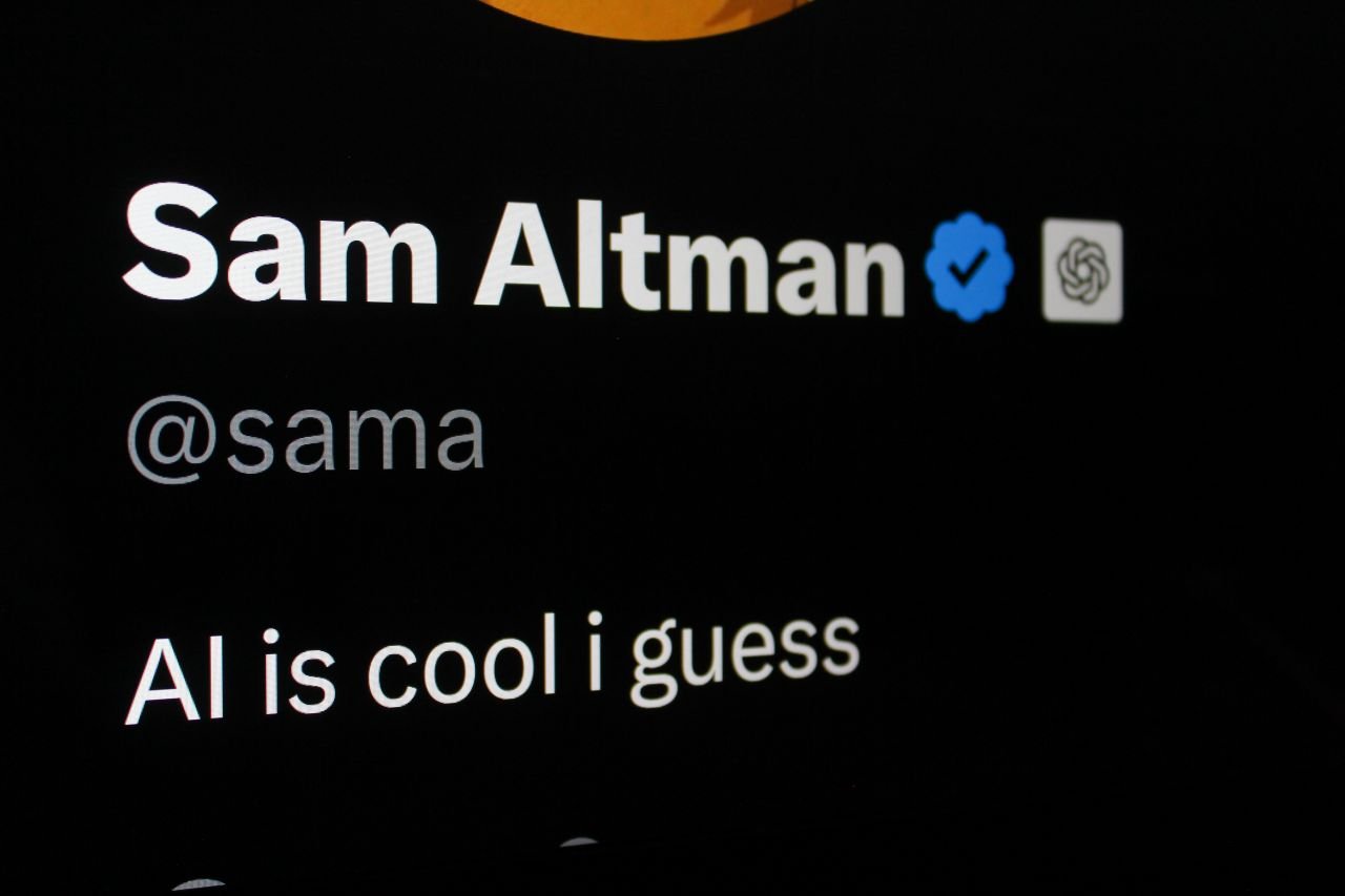 Sam Altman n'y croyait pas, et finalement, il s'est rangé aux côtés de la théorie de l'Internet mort, ou Internet Zombie, gangréné par des comptes gérés par des IA ou des algorithmes - ©Ahyan Stock Studios / Shutterstock