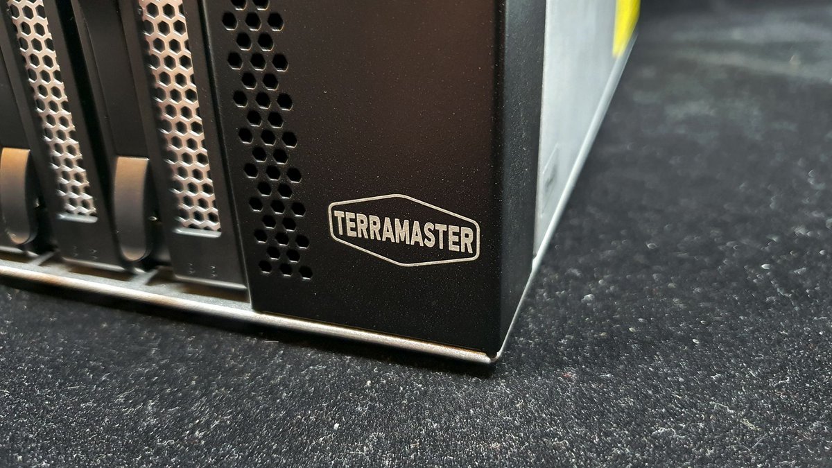 TerraMaster T9-423