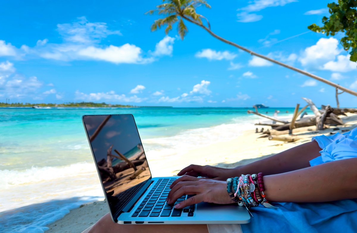 Co-working, cafés Wi-Fi, ces risques sous-estimés pour les digitals nomads en déplacement ©Shutterstock