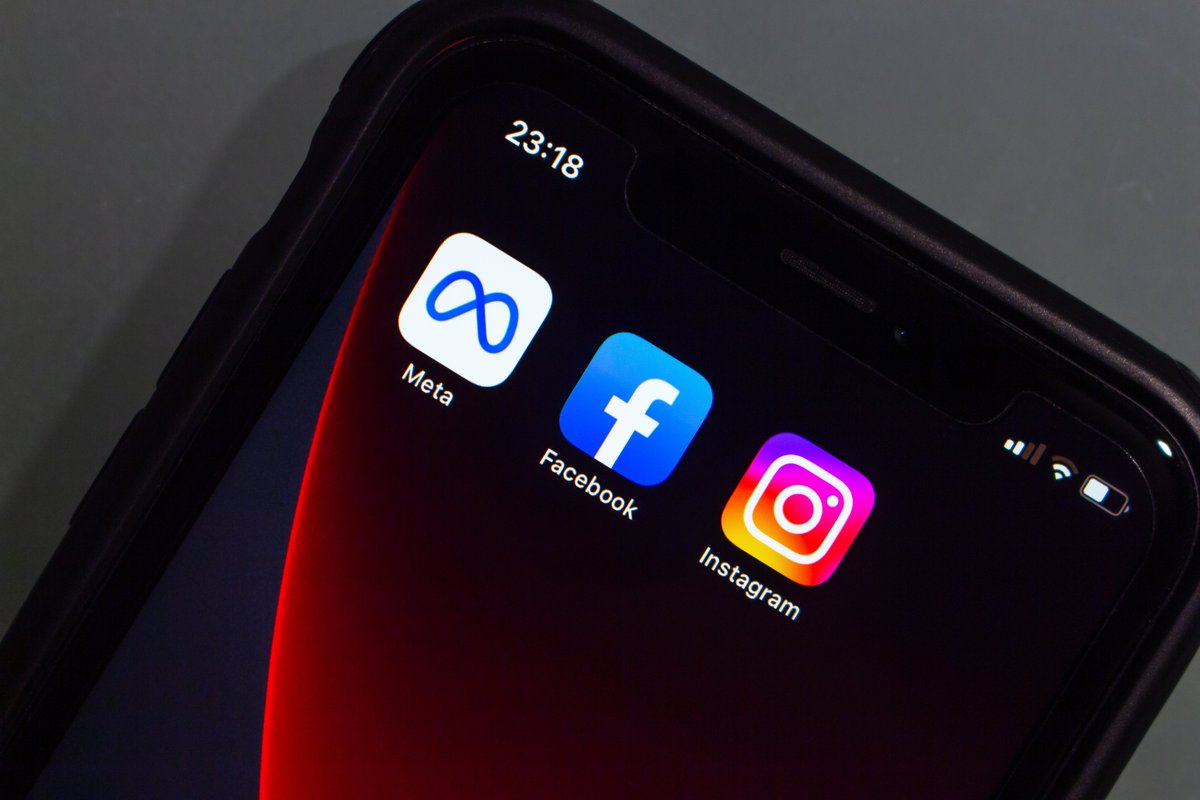 Instagram et Facebook sur iOS © Shutterstock