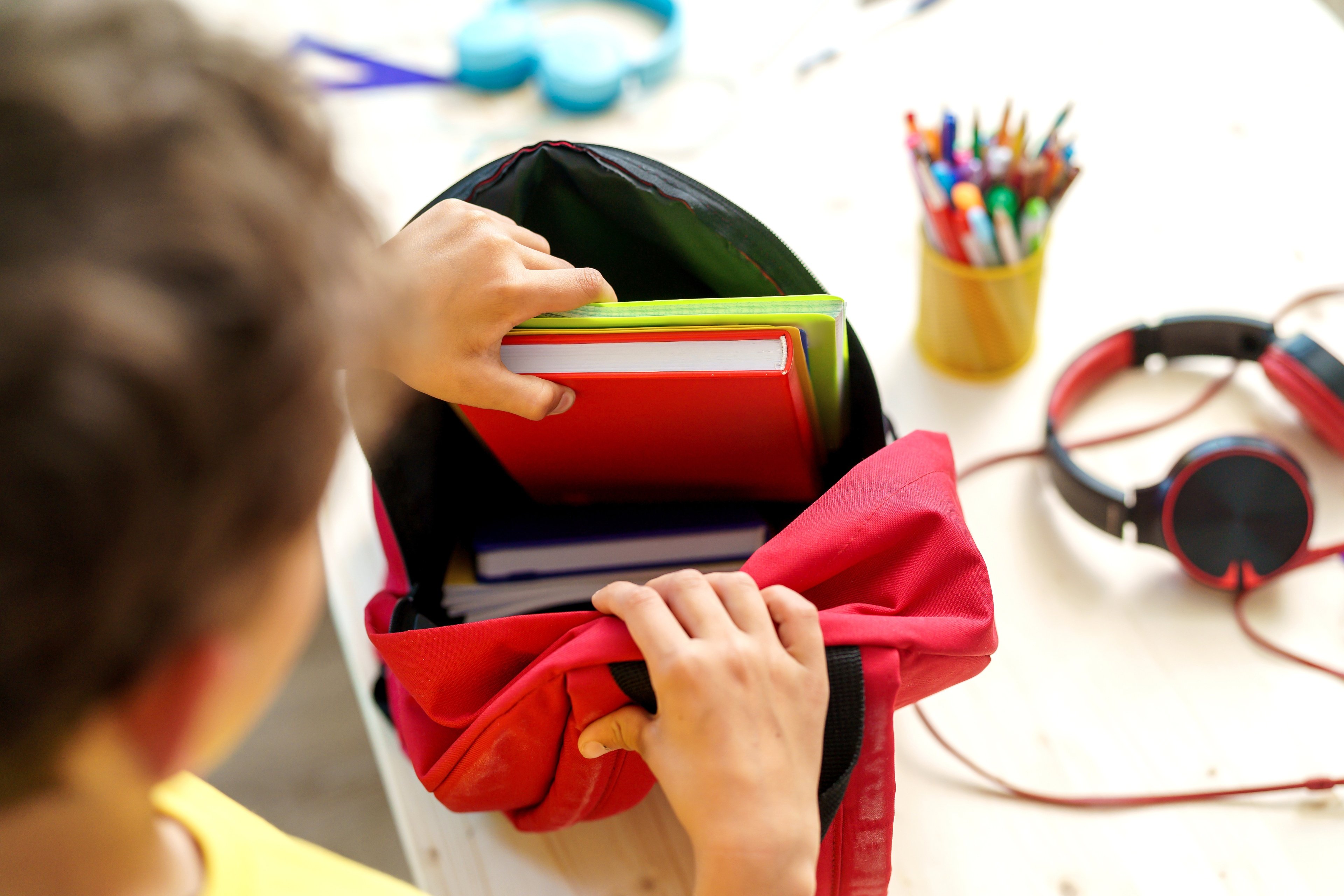 La rentrée scolaire approche à grands pas, les achats de fournitures scolaires aussi. ©Alexander Safonov/Shutterstock