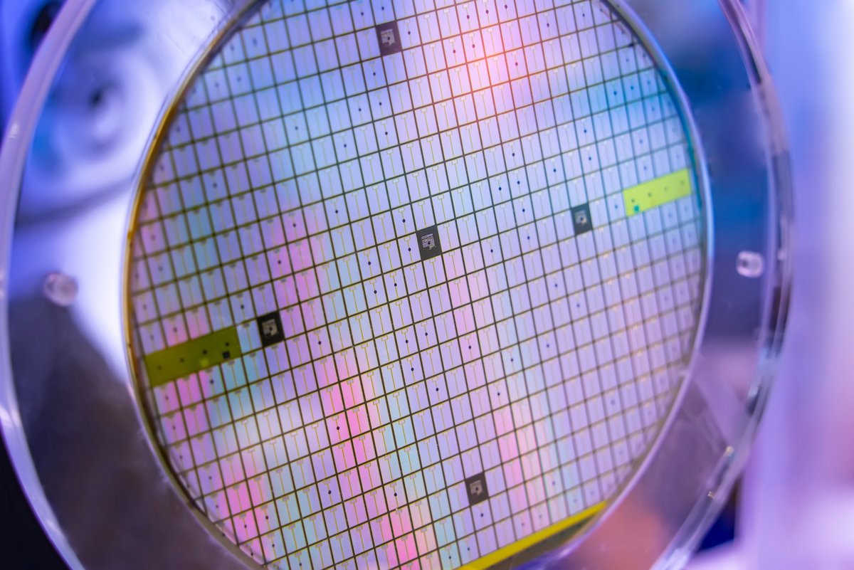 Plus de 30 millions de wafers seront produits chaque mois en 2024 © asharkyu / Shutterstock