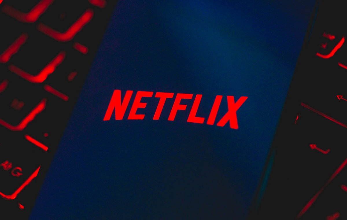 L'accès Netflix va bientôt disparaitre pour deux modèles d'Apple TV les plus anciens. © rafastockbr / Shutterstock.com
