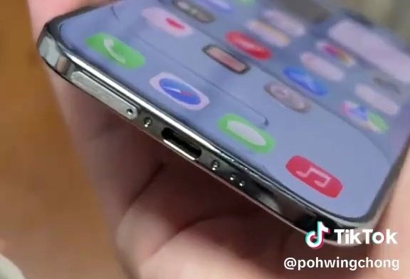 Carte SIM iPhone Air - © pohwingchong