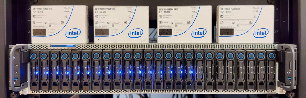 Le serveur mis en place par Storage Review pour réaliser ses tests. ©Storage Review